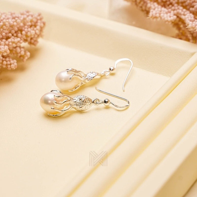 MILLENNE Millennia 2000 Freshwater Pearls Octopus Hook Silver Dangle Earrings with 925 Sterling Silver
