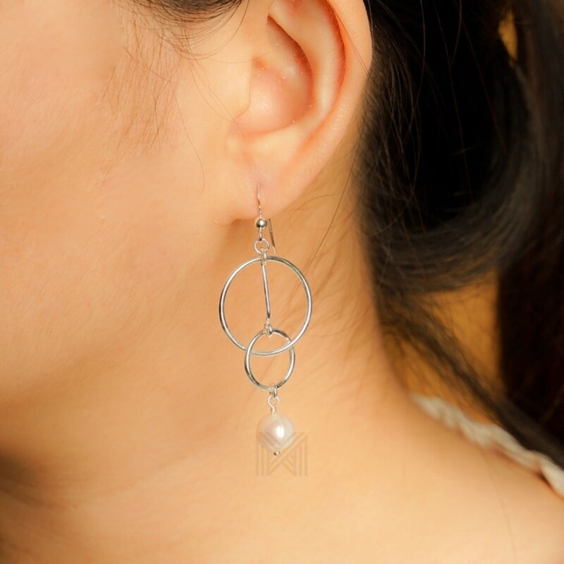 MILLENNE Millennia 2000 Freshwater Pearls Circle Interlock and Bar Beaded Silver Dangle Earrings with 925 Sterling Silver