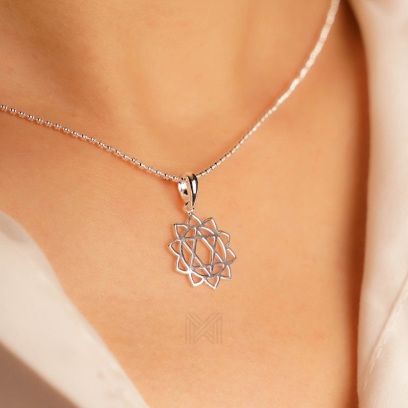 MILLENNE Millennia 2000 Celtic Star Flower Silver Pendant with 925 Sterling Silver