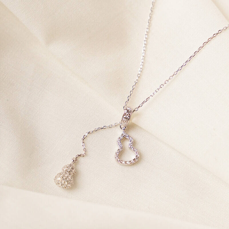 MILLENNE Millennia 2000 Guitar Studded Cubic Zirconia White Gold Necklace with 925 Sterling Silver