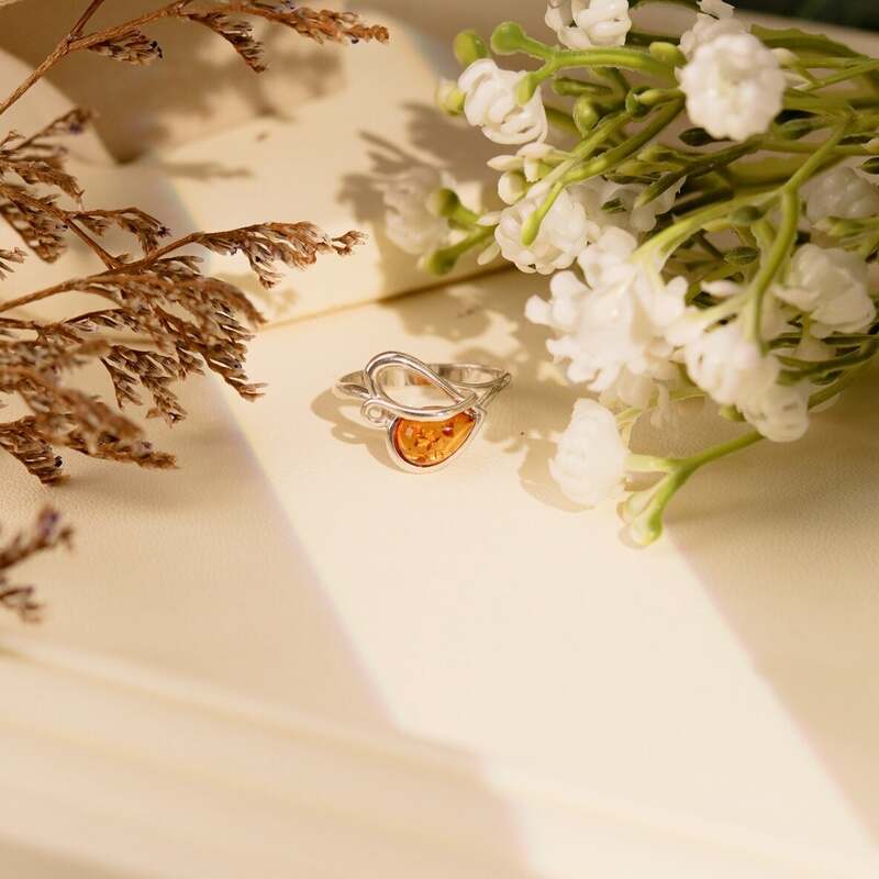 MILLENNE Multifaceted Baltic Amber Half-Face Silver Ring with 925 Sterling Silver