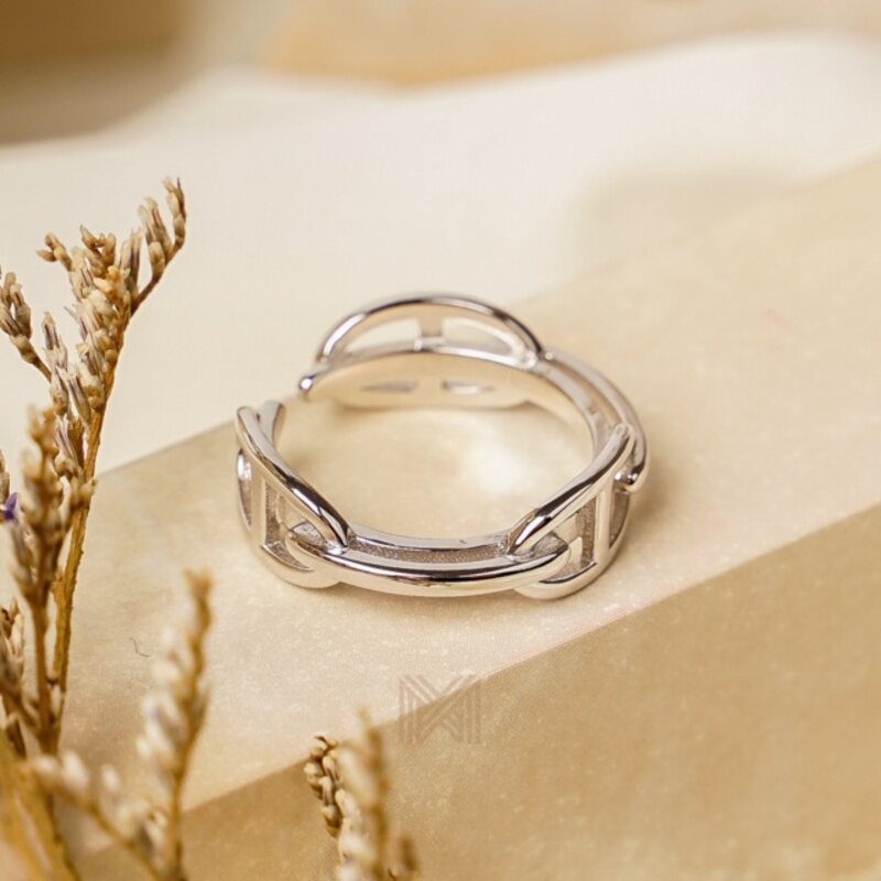 MILLENNE Millennia 2000 Buckles White Gold Ring with 925 Sterling Silver