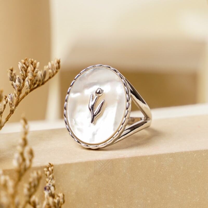 MILLENNE Millennia 2000 Mother of Pearls Victorian Bold White Gold Ring with 925 Sterling Silver