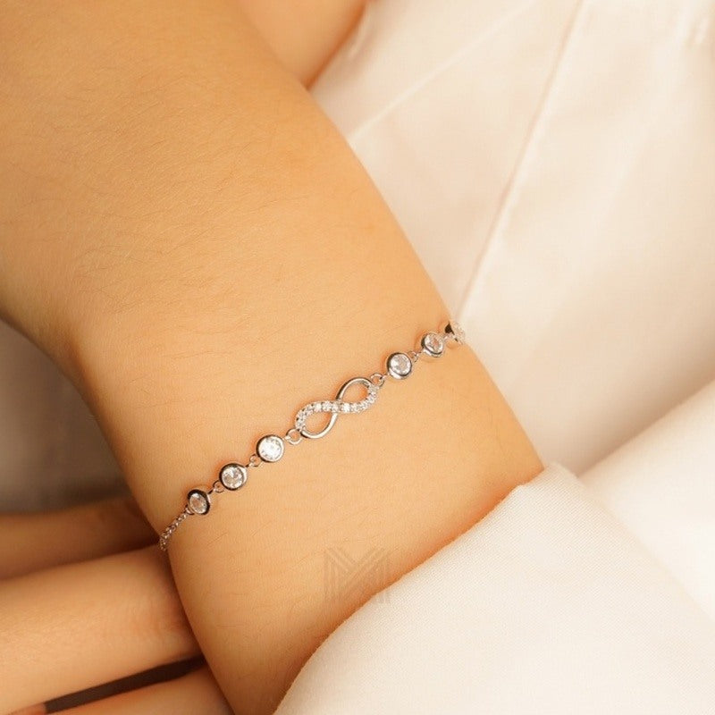 MILLENNE Millennia 2000 Infinity Cubic Zirconia Silver Bracelet with 925 Sterling Silver