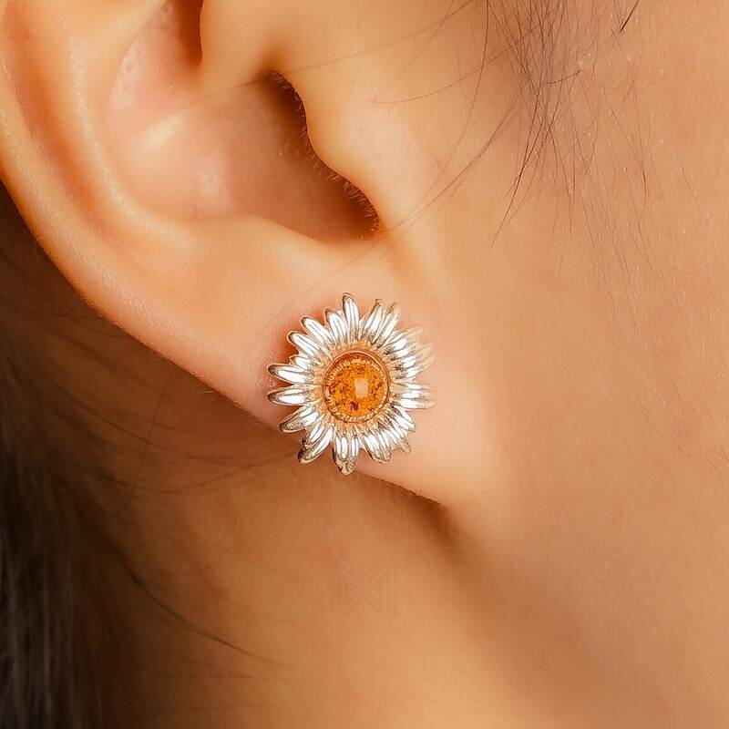 MILLENNE Multifaceted Baltic Amber Daisy Silver Stud Earrings with 925 Sterling Silver