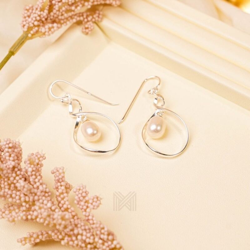 MILLENNE Minimal Freshwater Pearls Infinity Silver Hook Earrings with 925 Sterling Silver