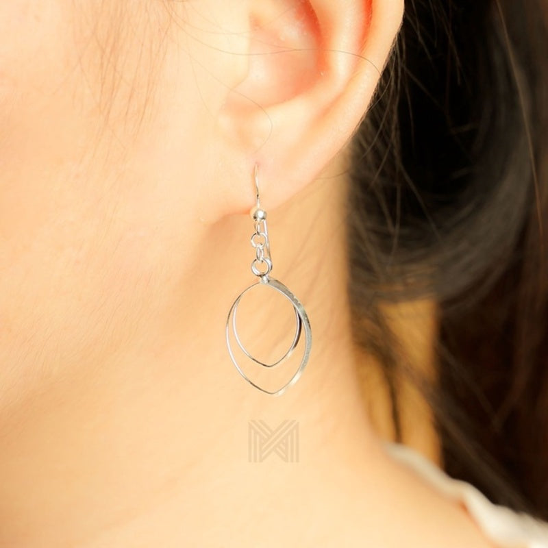 MILLENNE Minimal Double Oval Hook Silver Hook Earrings with 925 Sterling Silver