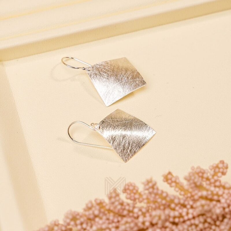 MILLENNE Minimal Hammered Rhombus Silver Hook Earrings with 925 Sterling Silver