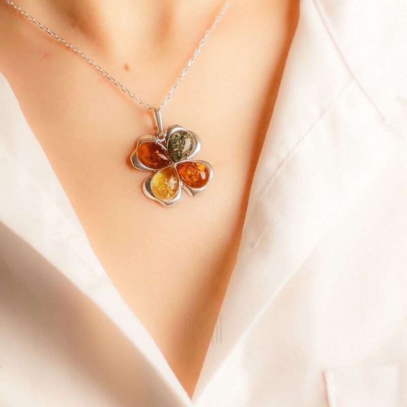 MILLENNE Multifaceted Baltic Amber 4 Leaf Clover Silver Pendant with 925 Sterling Silver