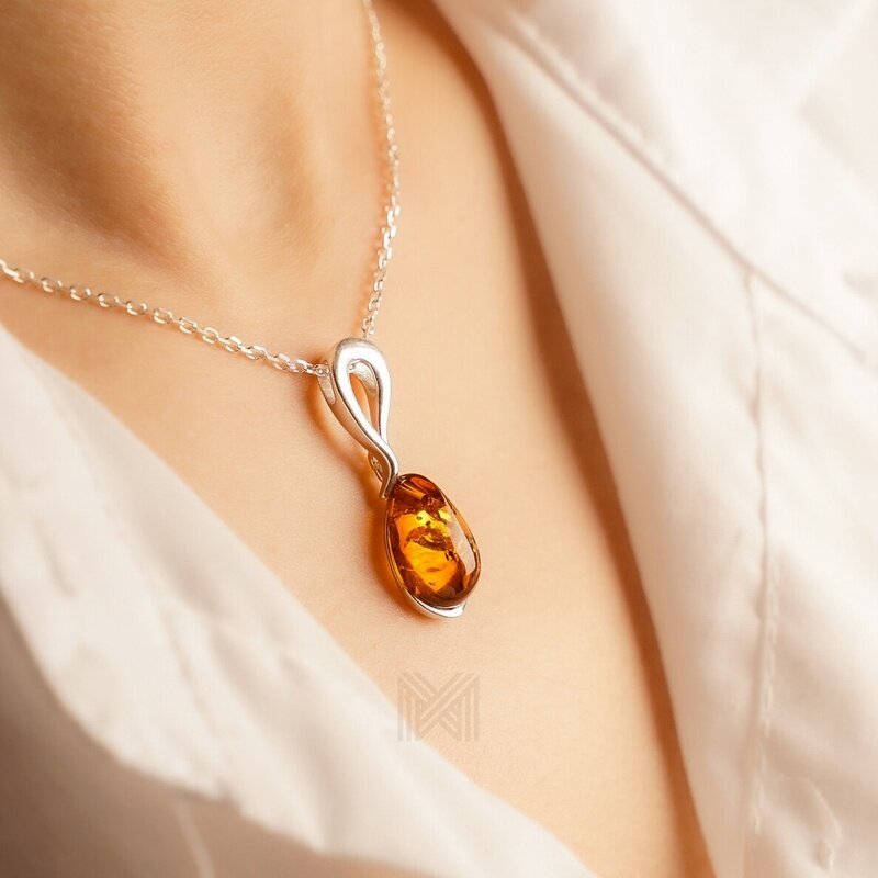 MILLENNE Multifaceted Baltic Amber Infinity Silver Pendant with 925 Sterling Silver