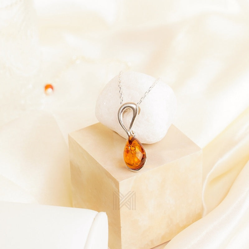 MILLENNE Multifaceted Baltic Amber Infinity Silver Pendant with 925 Sterling Silver