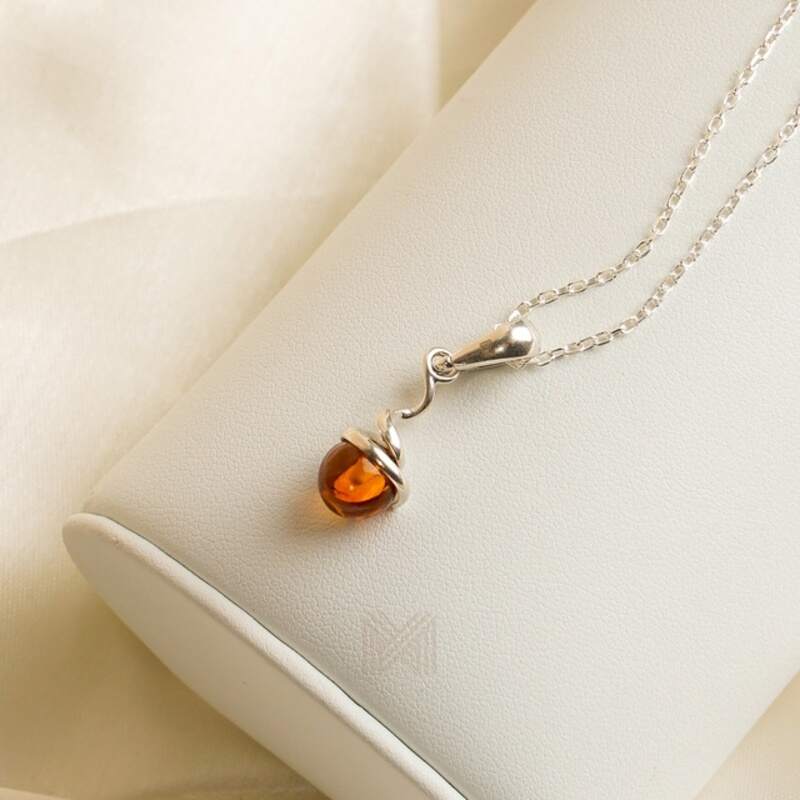 MILLENNE Multifaceted Baltic Amber Pill Silver Pendant with 925 Sterling Silver