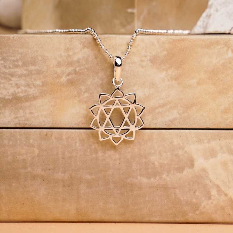 MILLENNE Millennia 2000 Celtic Star Flower Silver Pendant with 925 Sterling Silver