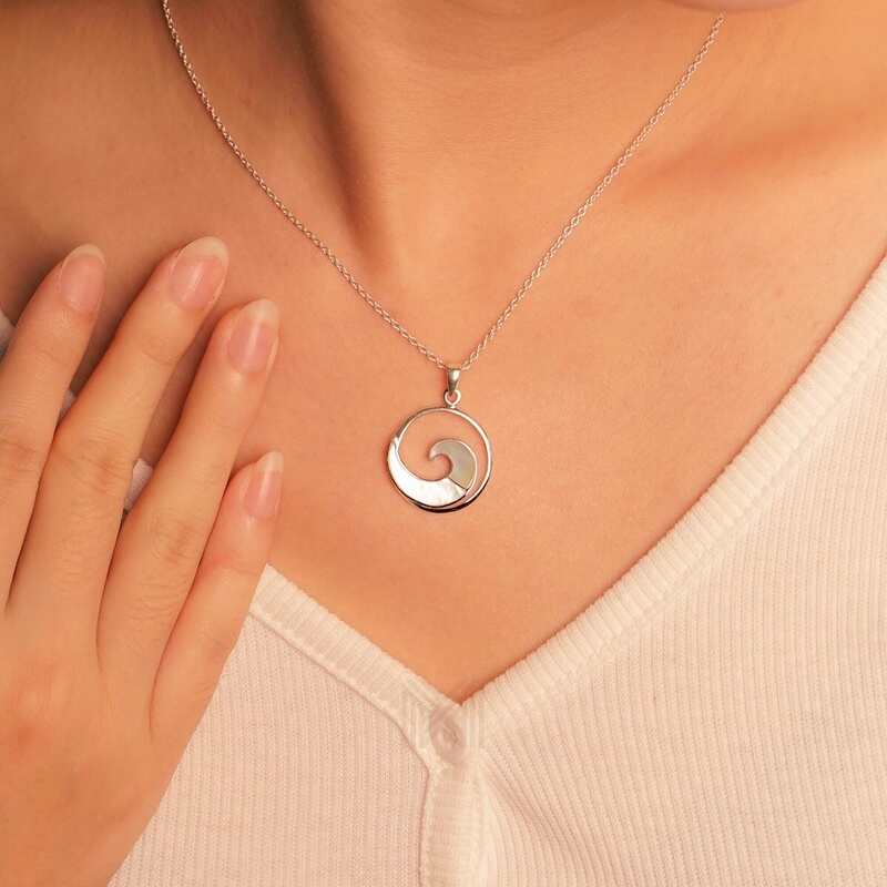 MILLENNE Multifaceted Mother of Pearls Ocean Wave White Gold Pendant with 925 Sterling Silver