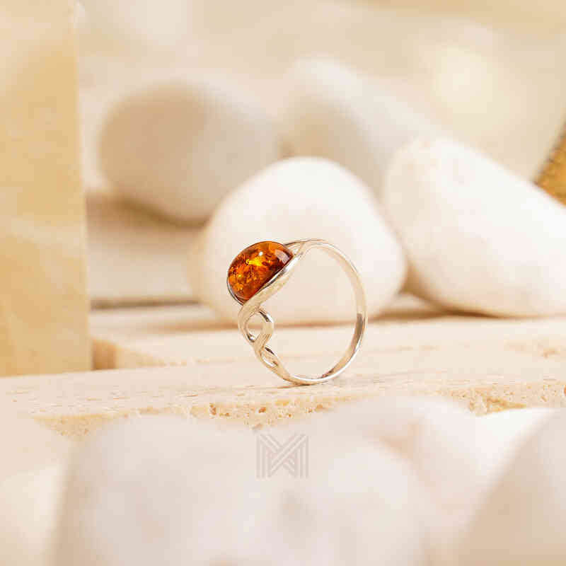 MILLENNE Multifaceted Baltic Amber Oval Detailed Silver Ring with 925 Sterling Silver