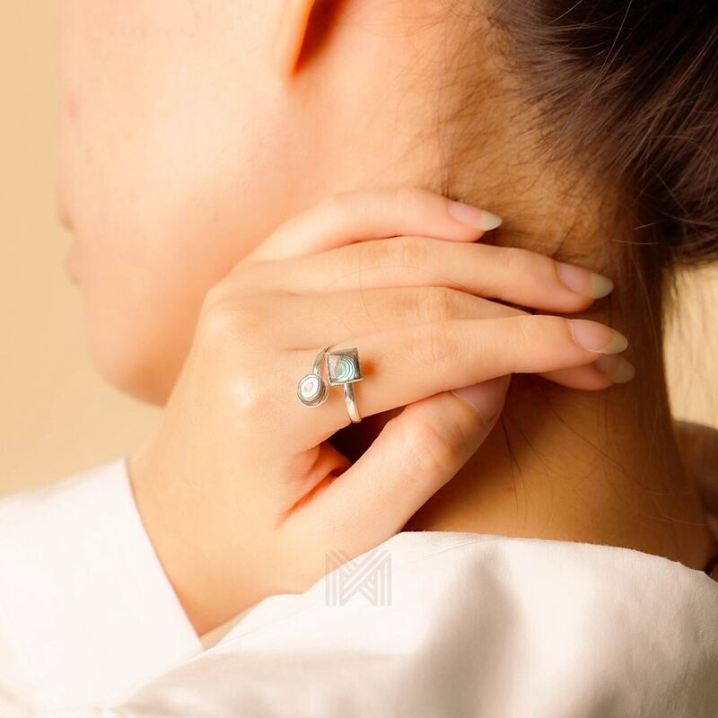 MILLENNE Minimal Abalone Shell Featuring Circle and Square Silver Adjustable Ring with 925 Sterling Silver