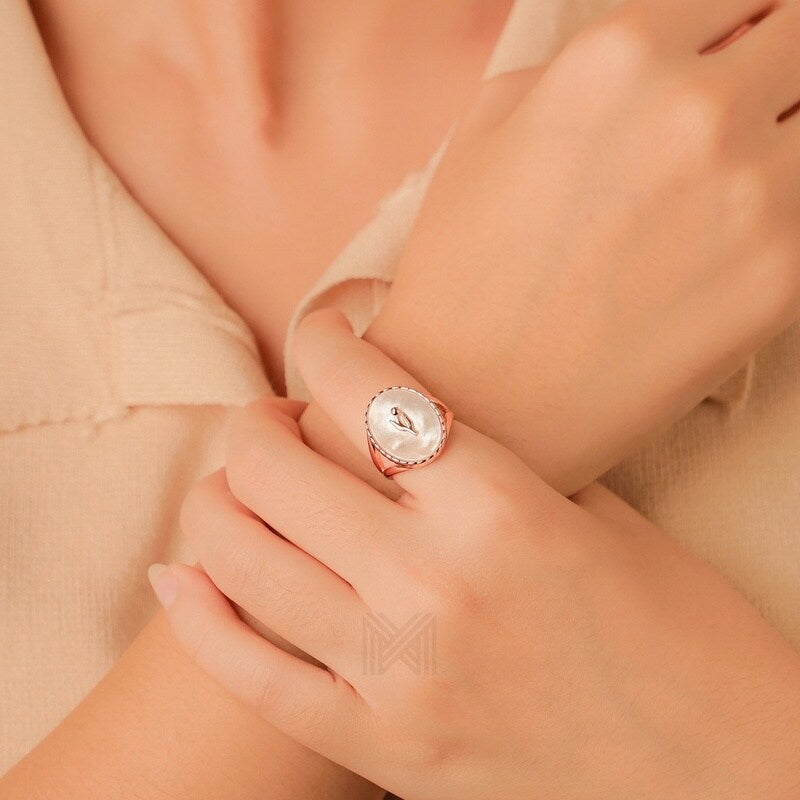 MILLENNE Millennia 2000 Mother of Pearls Victorian Bold Rose Gold Ring with 925 Sterling Silver