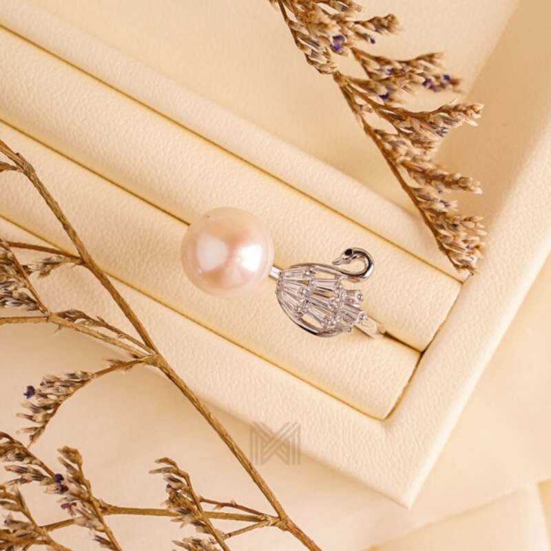 MILLENNE Multifaceted Pearl and Swan White Gold Adjustable Ring with 925 Sterling Silver